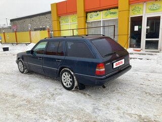 1995 Mercedes-Benz E-Класс 200 I (W124), синий, 750000 рублей, вид 5