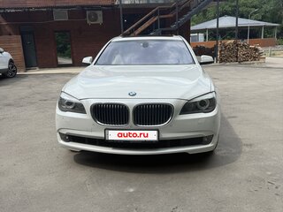2010 BMW 7 серии 750i xDrive V (F01/F02/F04), белый, 2000000 рублей, вид 1