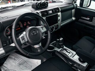 2021 Toyota FJ Cruiser, белый, 6500000 рублей, вид 5