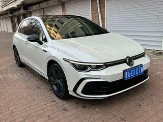 2022 Volkswagen Golf VIII, белый, 1800000 рублей, вид 1