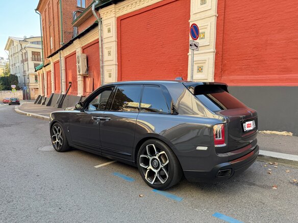 2020 Rolls-Royce Cullinan Black Badge I (Series I), серый, 28500000 рублей - вид 6