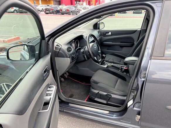 2008 Ford Focus II Рестайлинг, серый, 600000 рублей - вид 12