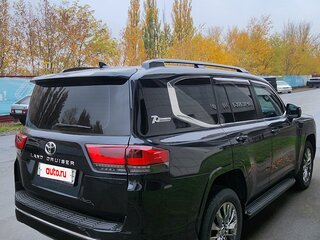 2021 Toyota Land Cruiser 300 Series, чёрный, 8300000 рублей, вид 3