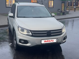 2012 Volkswagen Tiguan I Рестайлинг, серебристый, 1380000 рублей, вид 2
