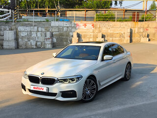 2019 BMW 5 серии 530i xDrive VII (G30/G31/G38), белый, 4850000 рублей, вид 1