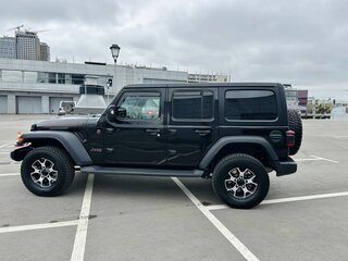 2022 Jeep Wrangler IV (JL), чёрный, 5500000 рублей, вид 2