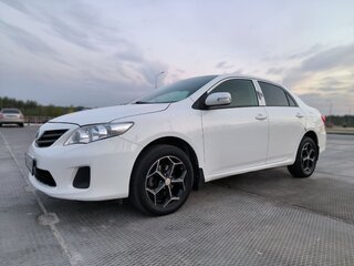 2012 Toyota Corolla X (E140, E150) Рестайлинг, белый, 1050000 рублей, вид 4