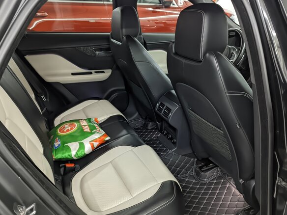 2019 Jaguar F-Pace I, чёрный, 4200000 рублей - вид 11