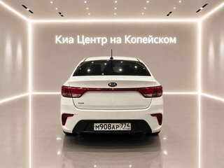 2019 Kia Rio IV, белый, 1399000 рублей, вид 5