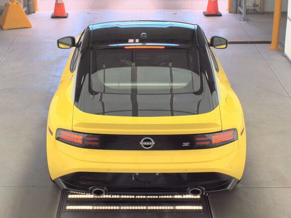 2023 Nissan Z, жёлтый, 5450000 рублей - вид 4