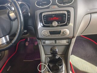 2011 Ford Focus II Рестайлинг, серый, 630000 рублей, вид 4