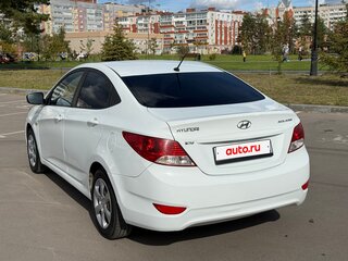 2013 Hyundai Solaris I, белый, 650000 рублей, вид 4