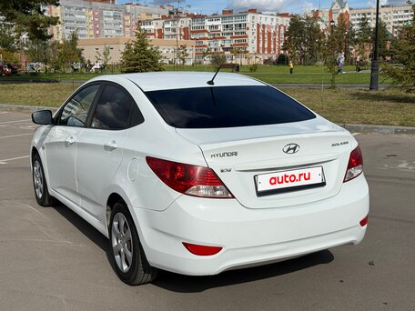 2013 Hyundai Solaris I, белый, 650000 рублей, вид 4