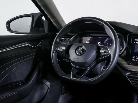2021 Skoda Octavia IV (A8), фиолетовый, 2556000 рублей - вид 11