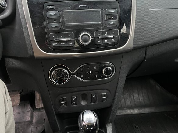 2017 Renault Sandero Stepway II, зелёный, 632000 рублей - вид 7