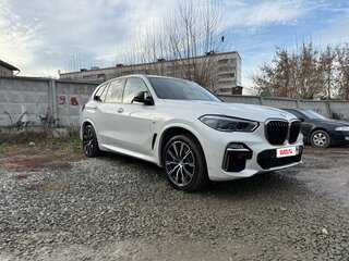 2019 BMW X5 M50d IV (G05/G18), белый, 6500000 рублей, вид 4