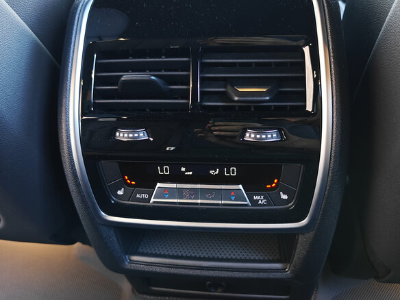 2020 BMW X5 45e IV (G05/G18), чёрный, 6700000 рублей - вид 27