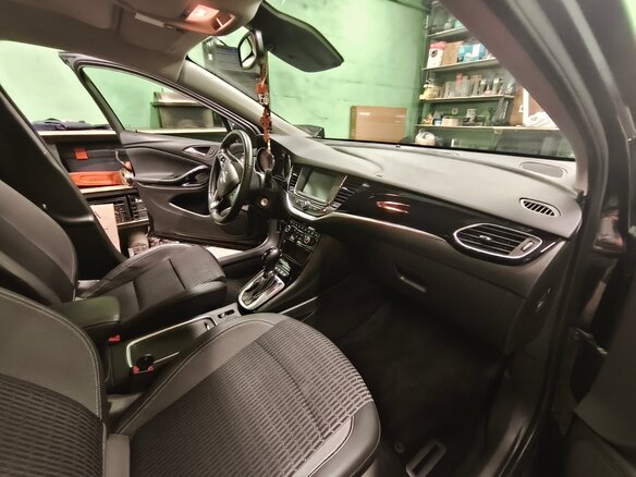 2020 Opel Astra K Рестайлинг, чёрный, 1450000 рублей - вид 14