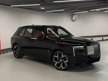 2026 Rolls-Royce Cullinan Black Badge I Рестайлинг (Series II), чёрный, 65000000 рублей, вид 1