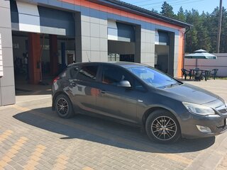 2010 Opel Astra J, серый, 650000 рублей, вид 2