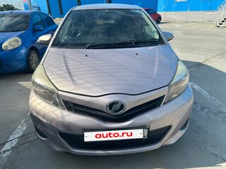 2011 Toyota Vitz III (XP130), розовый, 530000 рублей, вид 2