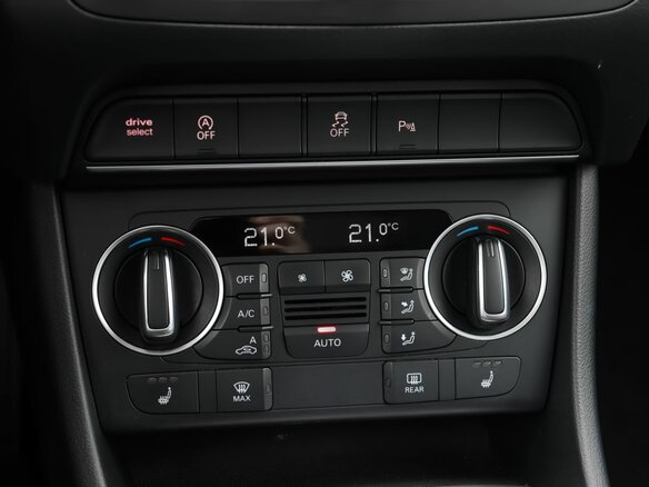 2016 Audi Q3 I (8U) Рестайлинг, белый - вид 16