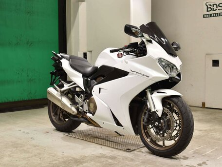 2018 Honda VFR 800, белый, 977000 рублей, вид 3