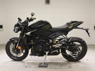 2025 Triumph Street Triple, чёрный, 1120000 рублей, вид 2