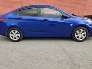 2011 Hyundai Solaris I, синий, 690000 рублей, вид 3
