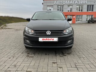 2018 Volkswagen Polo V Рестайлинг, серый, 1220000 рублей, вид 2