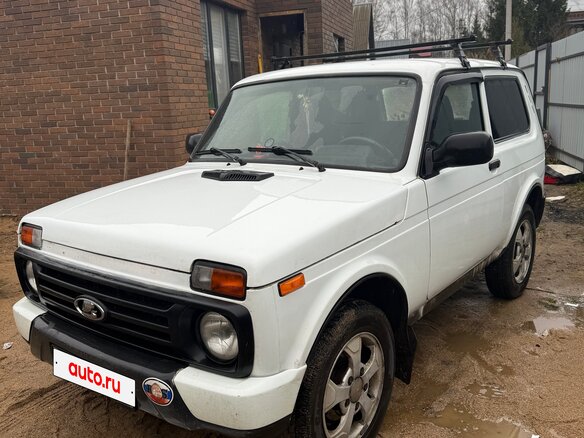 2016 Lada (ВАЗ) 2121 (4x4) I Рестайлинг, белый, 450000 рублей