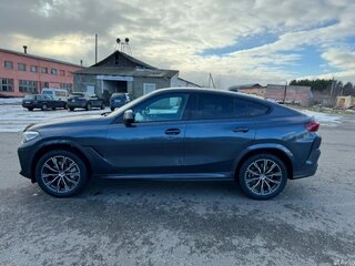 2022 BMW X6 40i III (G06), серый, 7800000 рублей, вид 4