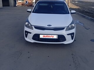 2017 Kia Rio IV, белый, 690000 рублей, вид 1