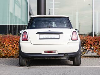 2011 Mini Hatch One II (R56) Рестайлинг, белый, 649000 рублей, вид 4