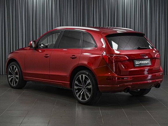 2010 Audi Q5 I (8R), красный - вид 1