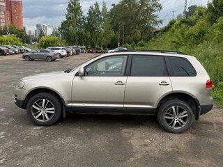 2005 Volkswagen Touareg I, бежевый, 700000 рублей, вид 4