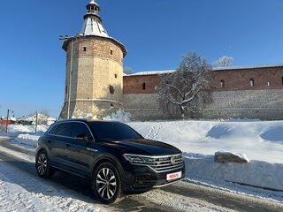 2018 Volkswagen Touareg III, чёрный, 7000000 рублей, вид 4
