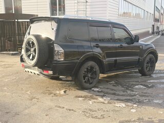 2005 Mitsubishi Pajero III Рестайлинг, чёрный, 875000 рублей, вид 3