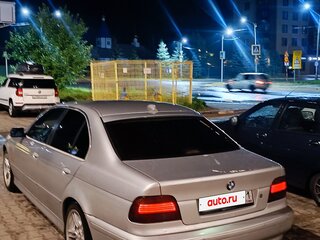 2001 BMW 5 серии 520i IV (E39) Рестайлинг, серебристый, 650000 рублей, вид 5