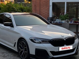 2021 BMW 5 серии 530d xDrive VII (G30/G31/G38) Рестайлинг, белый, 6200000 рублей, вид 3