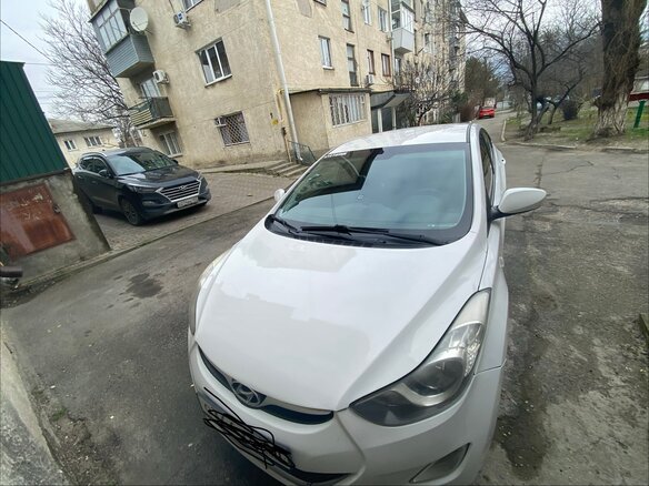 2014 Hyundai Elantra V (MD) Рестайлинг, белый, 900000 рублей - вид 1