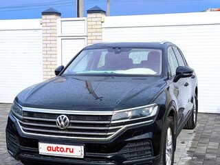 2018 Volkswagen Touareg III, чёрный, 5100000 рублей, вид 2