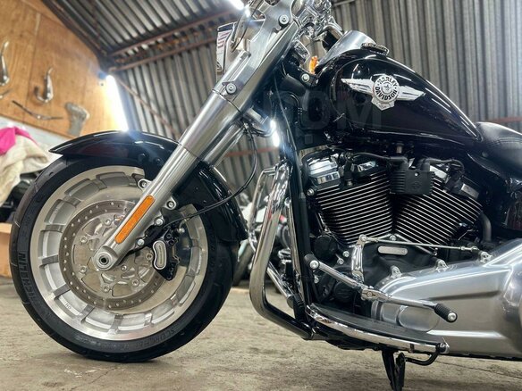 2017 Harley-Davidson Fat Boy, чёрный, 1990000 рублей - вид 20