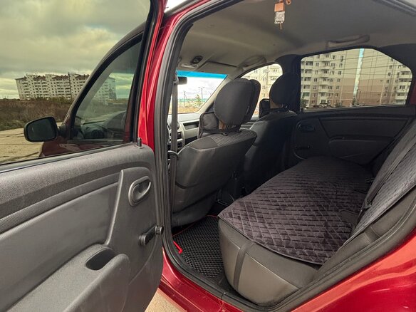 2011 Renault Logan I Рестайлинг, красный, 530000 рублей - вид 9