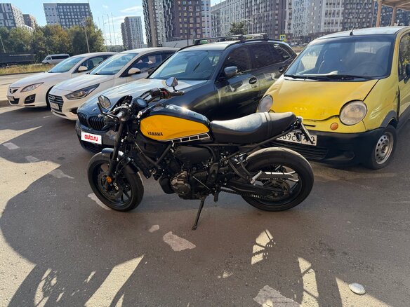 2018 Yamaha XSR700, жёлтый, 650000 рублей - вид 2