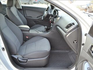 2015 Kia Optima III Рестайлинг, серебристый, 1300000 рублей, вид 5