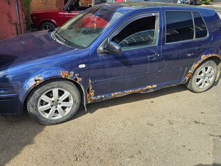 2001 Volkswagen Golf IV, синий, 240000 рублей, вид 3