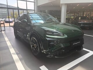 2026 Porsche Cayenne Turbo Electric Coupé IV, зелёный, 30000000 рублей, вид 2