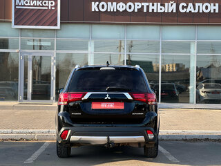2017 Mitsubishi Outlander III Рестайлинг 2, чёрный, 1850000 рублей, вид 5