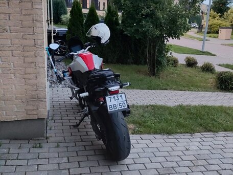 2020 BMW F 900 R, красный, 900000 рублей, вид 2
